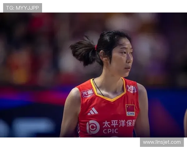 中国女排力克强敌晋级决赛，年轻球员表现抢眼展现无限潜力