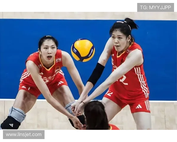 中国女排逆转击败俄罗斯成功晋级世界杯四强 强势表现赢得球迷热烈支持 中国女排逆转击败俄罗斯成功晋级世界杯四强 强势表现赢得球迷热烈支持