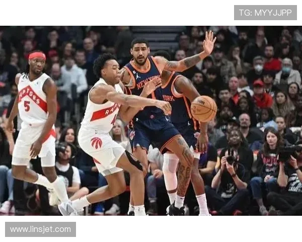 尼克斯豪取连胜状态火热核心球员携手冲击东部榜首