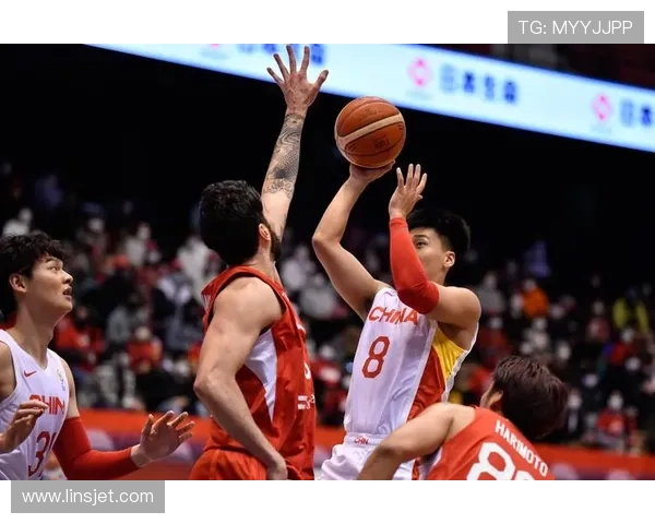 中国男篮逆袭胜菲律宾晋级亚洲杯四强,王哲林带伤拼搏表现抢眼