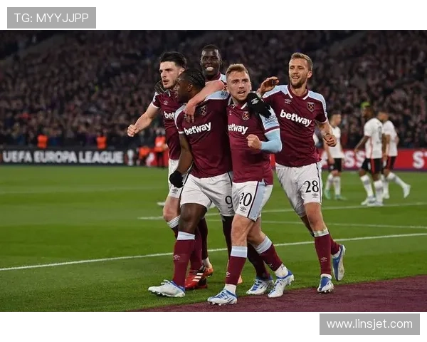 西汉姆联足球俱乐部历史与现状解析及未来发展展望