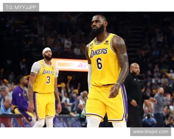 NBA最新动态：詹姆斯领衔湖人新赛季阵容 多队调整完毕力争总冠军