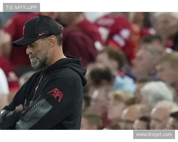 国际足坛风云再起 欧洲五大联赛激战正酣 新星崭露头角 球迷热议新赛季走势