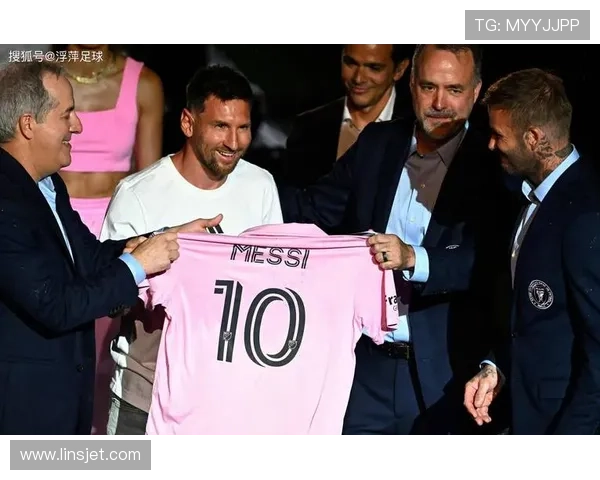 梅西加盟迈阿密国际引发全球足球热潮，世界杯冠军即将开启新篇章