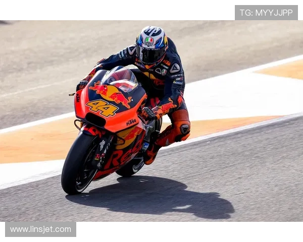 F1赛季风云再起车队角逐升级车手动态与规则变革引热议全球赛场