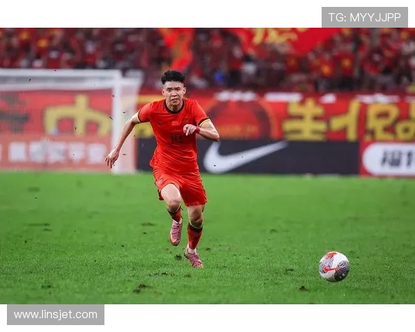 国足备战世预赛迎关键战年轻球员崭露头角引关注决胜负走向成焦点